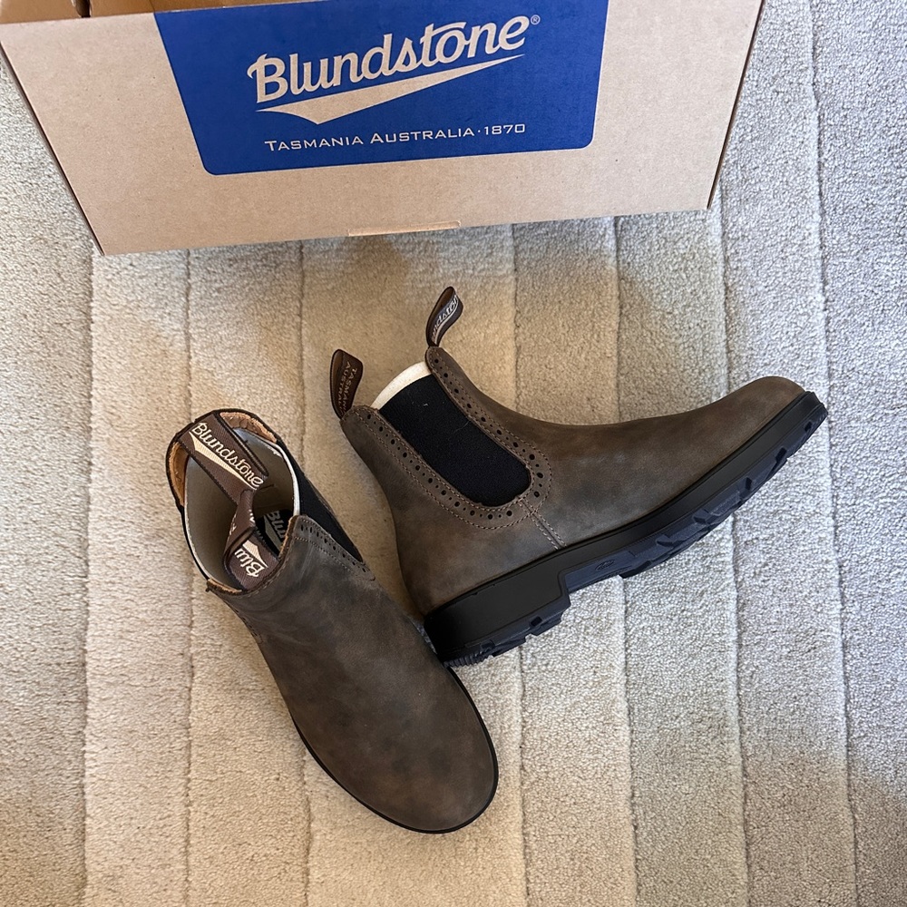 Blundstone - NEW - 1351 Rustic Brown US Women’s 7.5 (Aus 4.5)